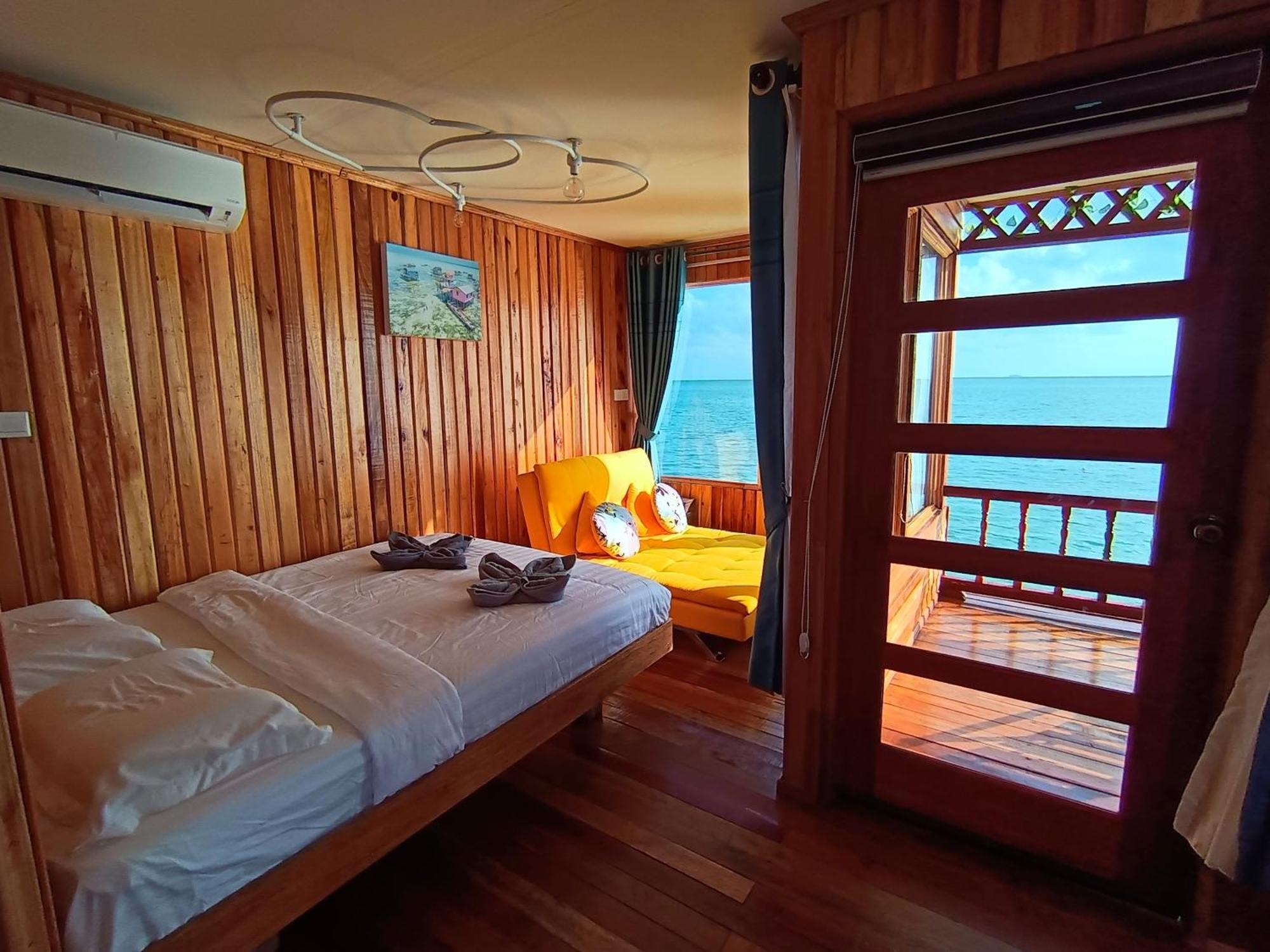 Bed and Breakfast La Water House Semporna Exterior foto